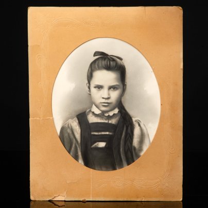 Фотография неизвестной девочки, художественное увеличение портретов "Светопись" М. Калдобского