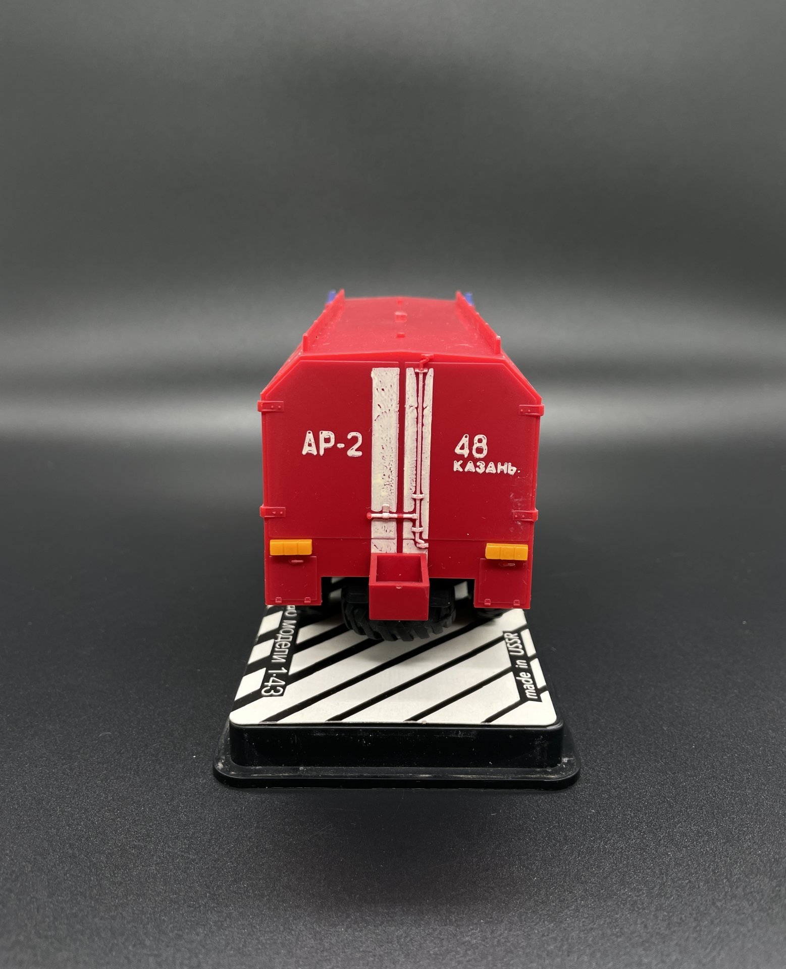 Модель автомобиля в масштабе 1:43 "КАМАЗ 4310"