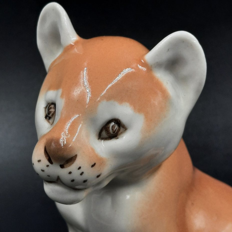 Статуэтка "Львёнок", скульптор Б.Я. Воробьев, фарфор, роспись, Ленинградский фарфоровый завод (ЛФЗ), СССР, 1970-1990 гг.