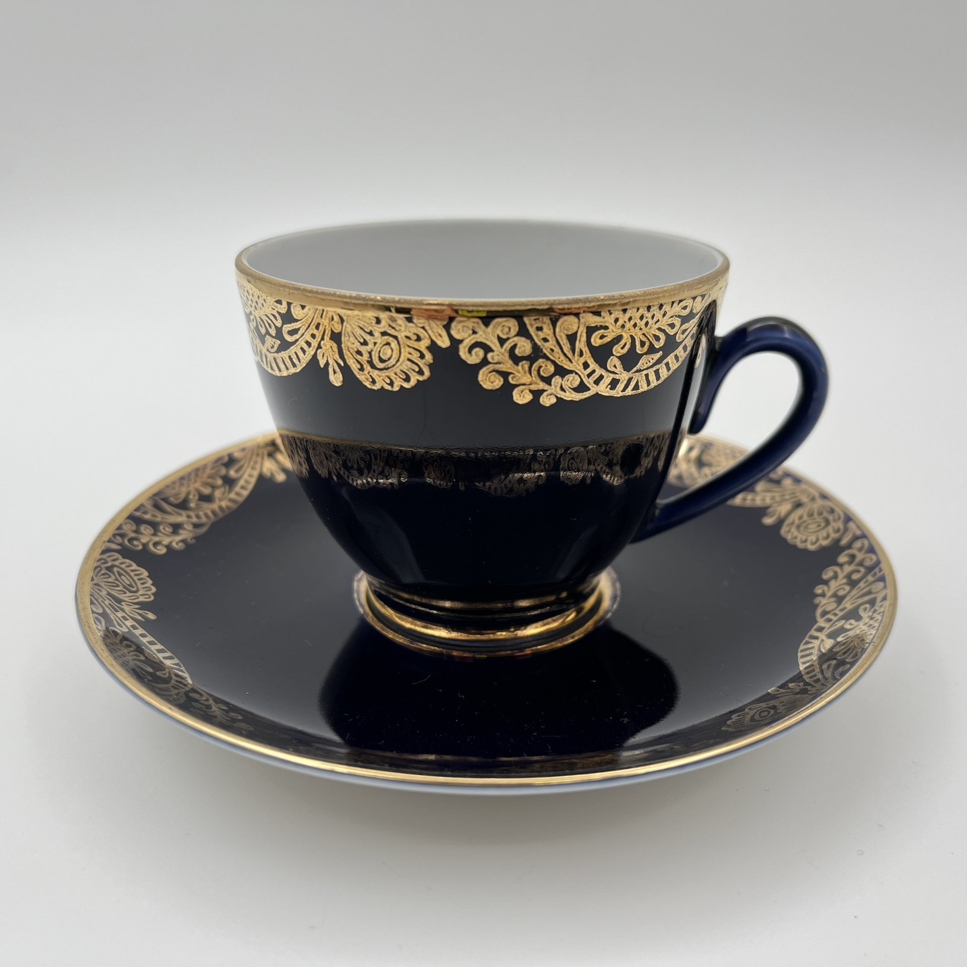 Пара кофейная, фарфор, крытье кобальтом, золочение, Ленинградский фарфоровый завод (ЛФЗ), СССР, 1970-1990 гг.