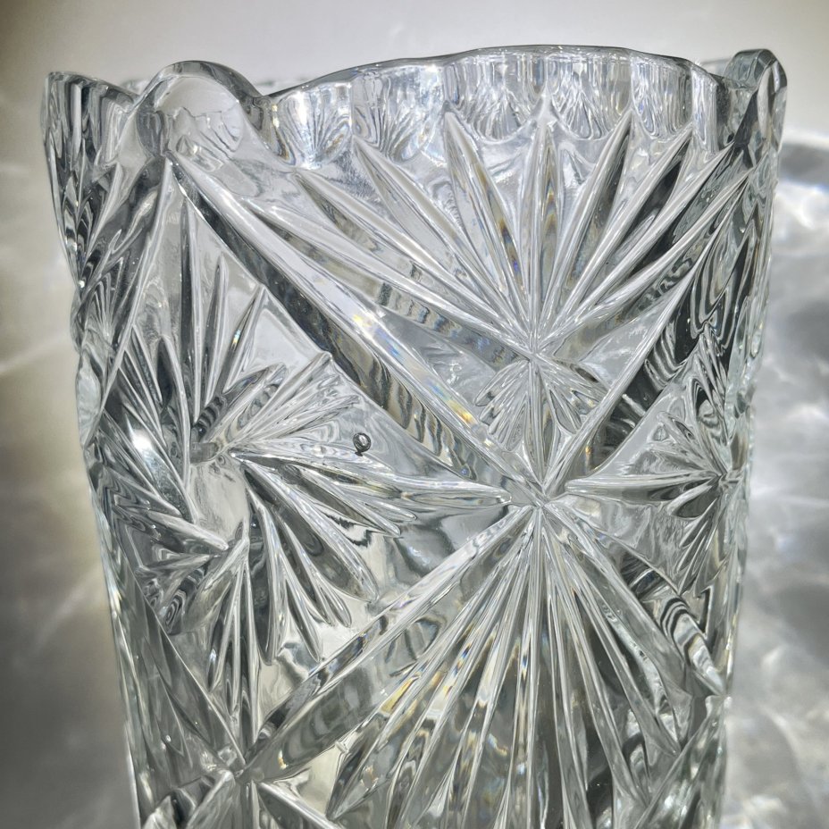 Ваза для букета с геометрическим декором