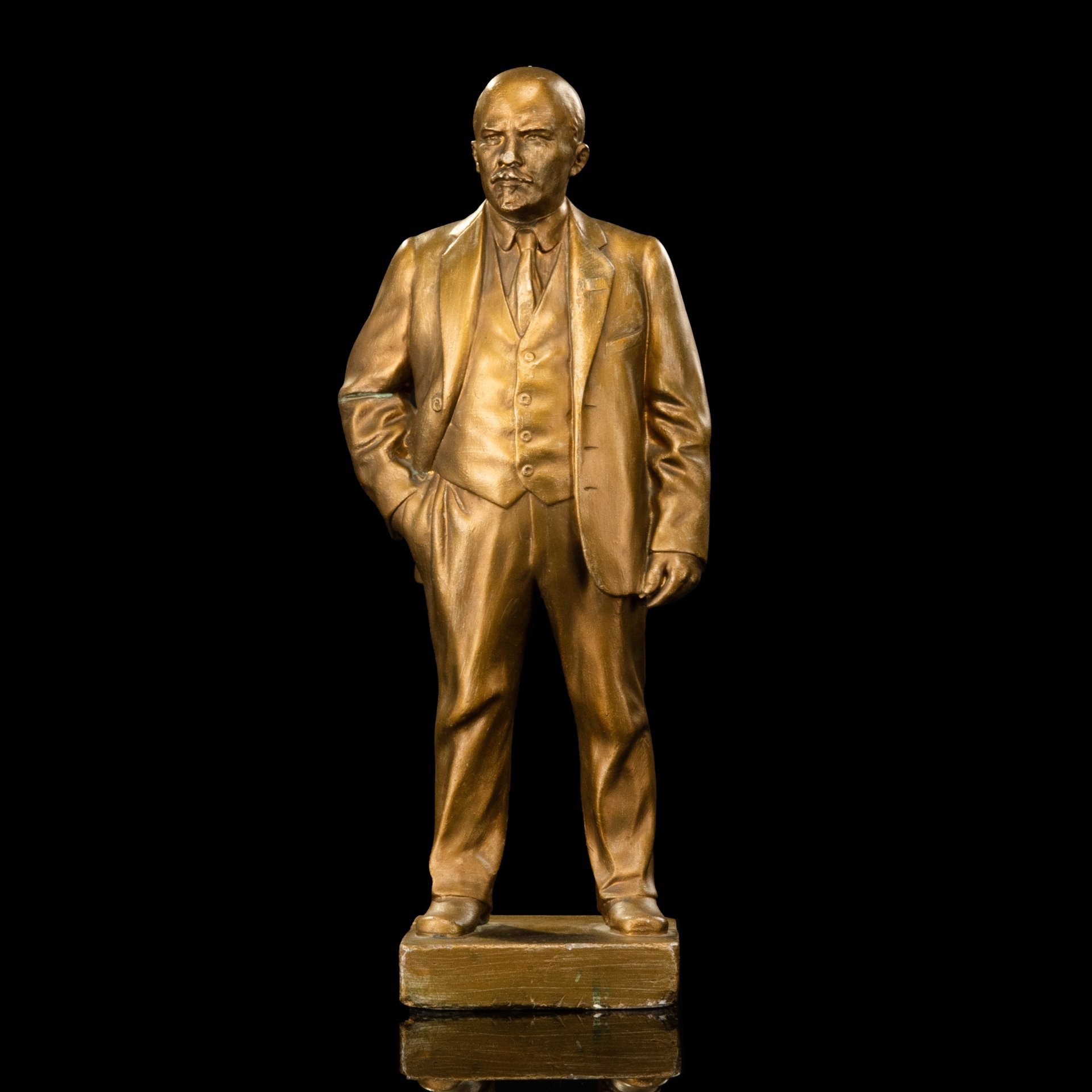 Скульптура "В.И. Ленин", автор Н.А. Астафьев (Чадин), ВХУТЕМАС
