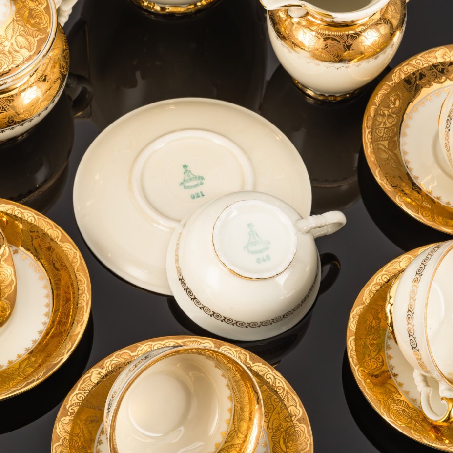Сервиз кофейный на 6 персон, уркашенный зологченым цветочным декором, фарфор, золочение, Mitterteich Bavaria, Бавария, 1931-1945 гг.