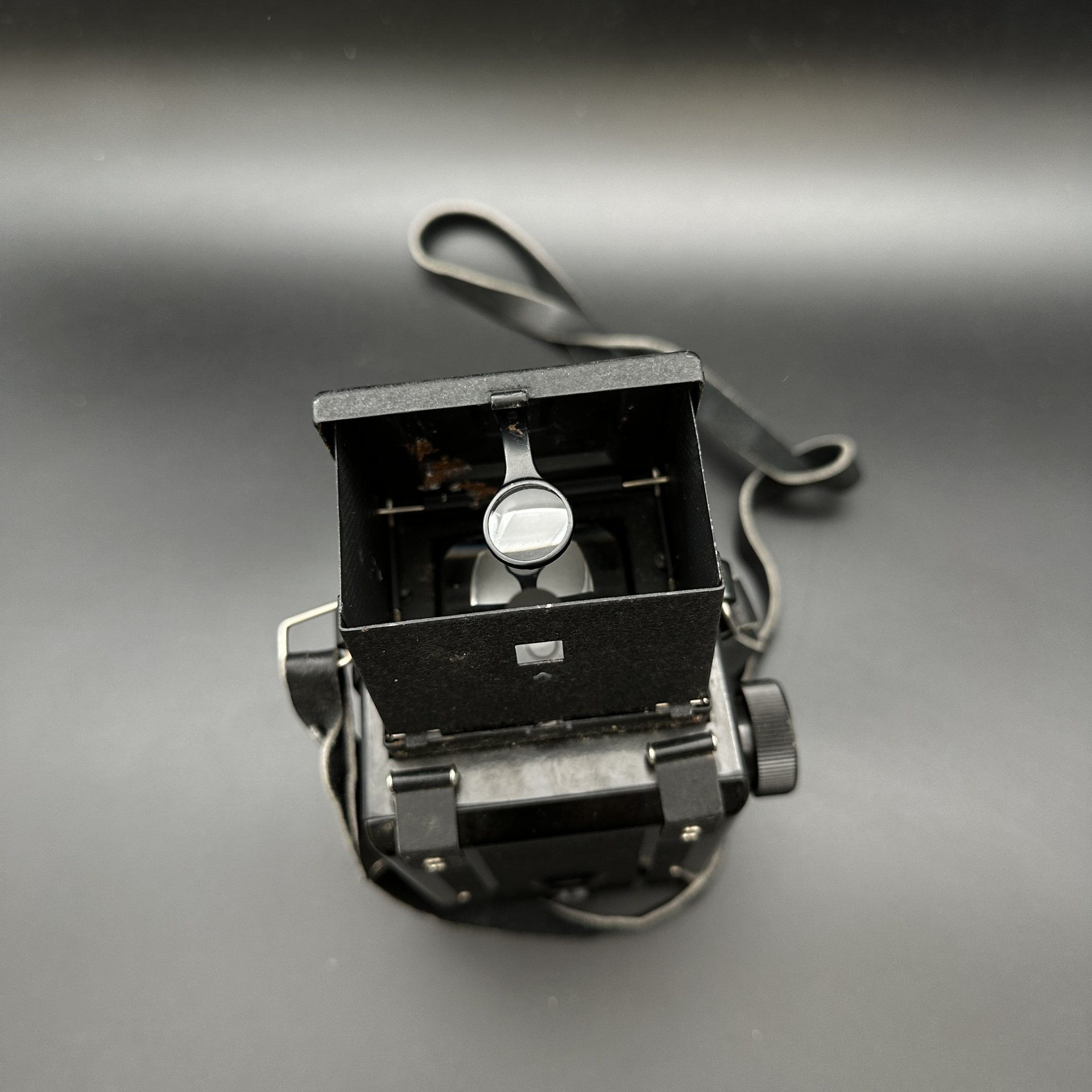 Фотоаппарат среднеформатный "Любитель" с объективом "Т-22 F=7,5 cm 1:4.5", Государственный оптико-механический завод имени ОГПУ (ГОМЗ)