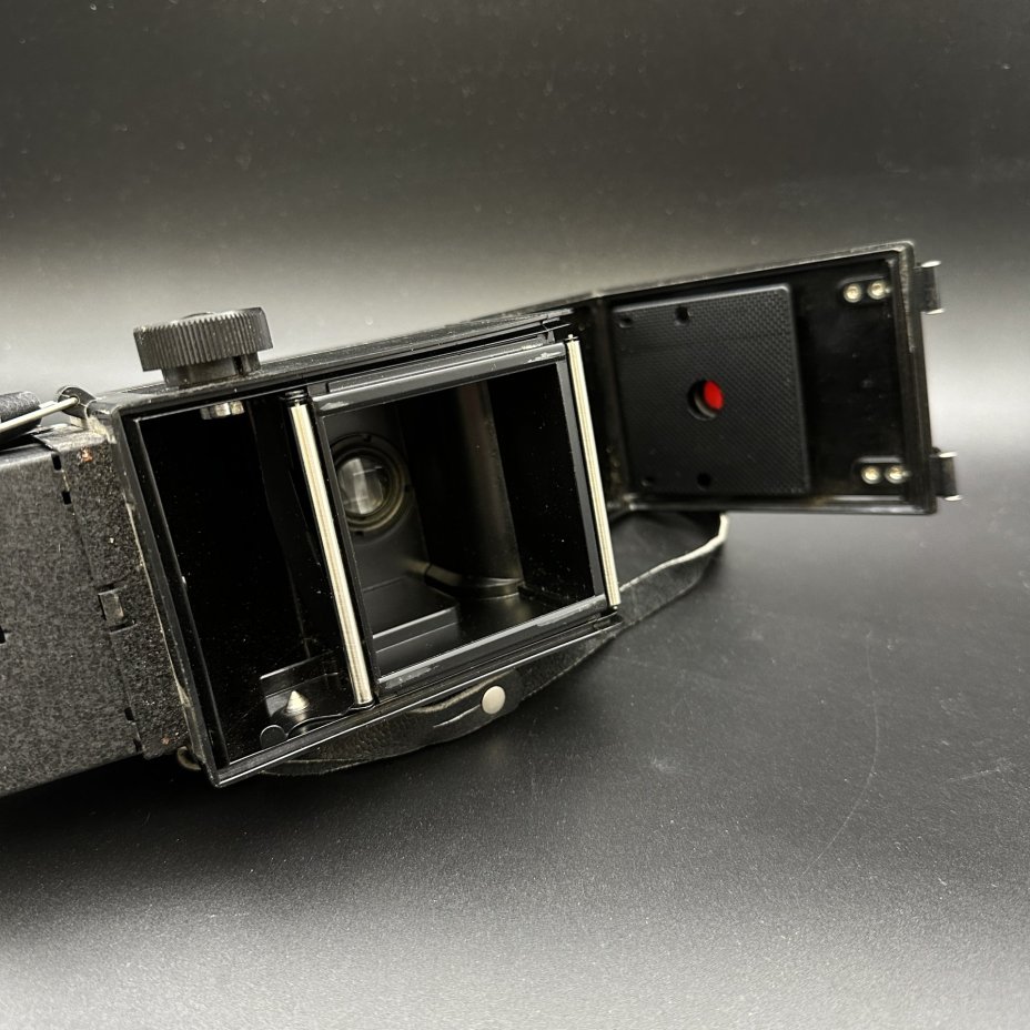 Фотоаппарат среднеформатный "Любитель" с объективом "Т-22 F=7,5 cm 1:4.5", Государственный оптико-механический завод имени ОГПУ (ГОМЗ)