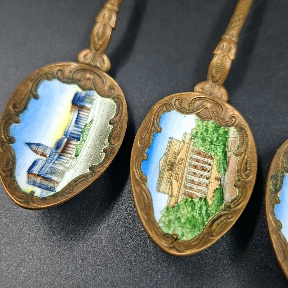 Набор из пяти сувенирных ложек "Ленинград"