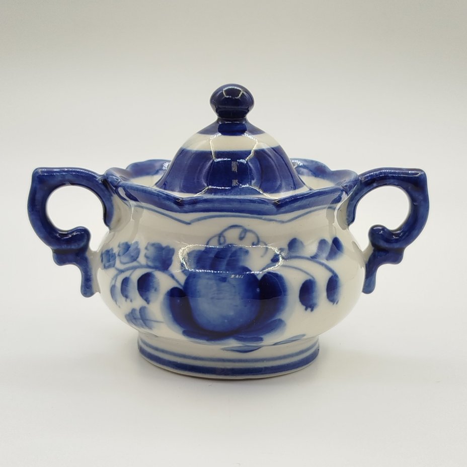 Сахарница небольшая с цветочным расписным декором (Олимпиада-80), фарфор, роспись, Объединение «Гжель», СССР, 1972-1985 гг.