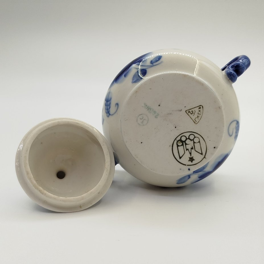 Сахарница небольшая с цветочным расписным декором (Олимпиада-80), фарфор, роспись, Объединение «Гжель», СССР, 1972-1985 гг.