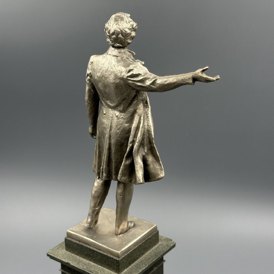 Скульптура "Памятник А. С. Пушкину", по модели скульптора М. К. Аникушина и архитектора В. А. Петрова