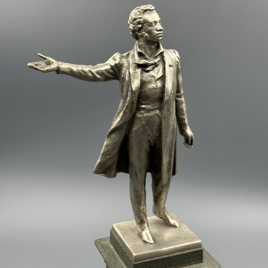 Скульптура "Памятник А. С. Пушкину", по модели скульптора М. К. Аникушина и архитектора В. А. Петрова