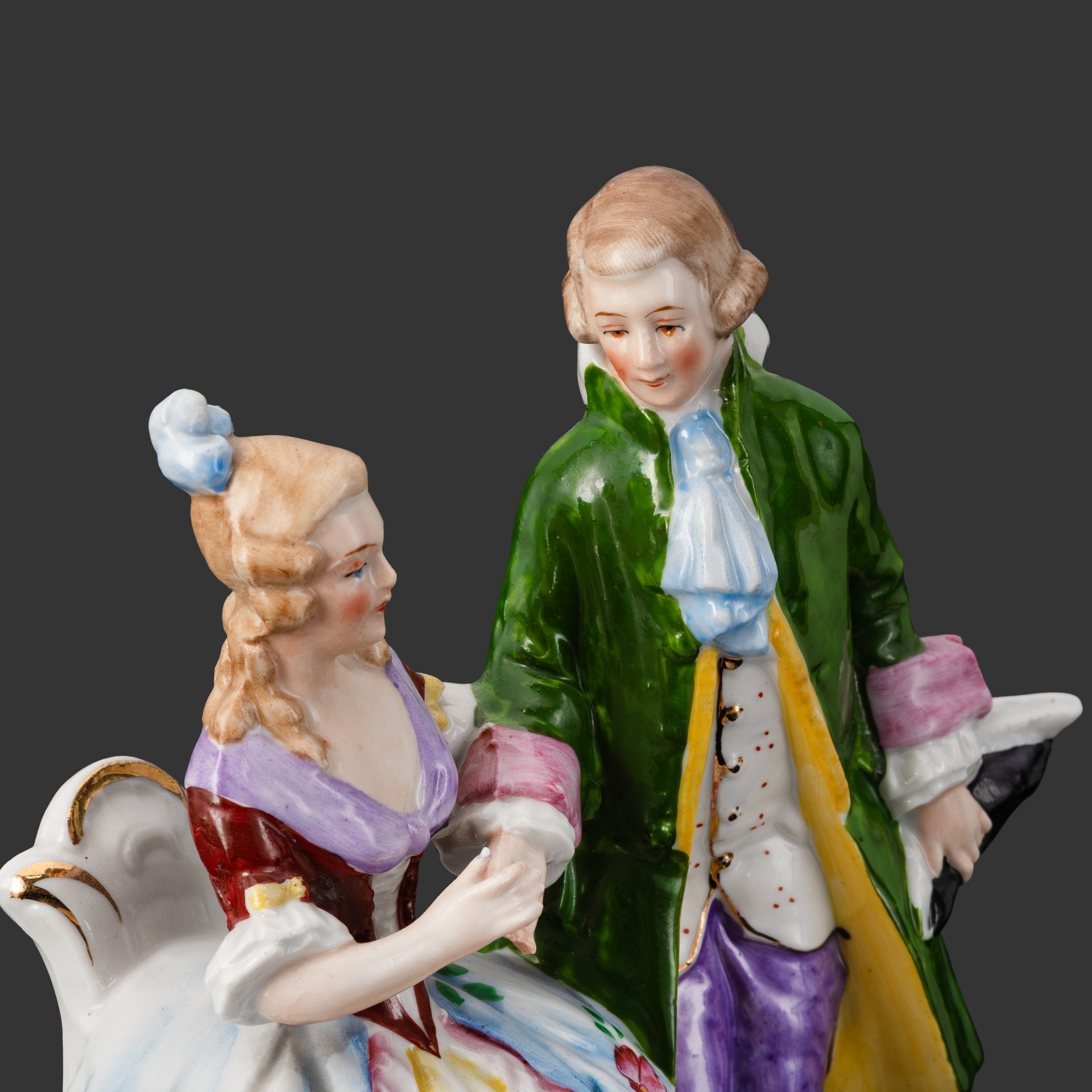 Статуэтка "Галантная сцена" с изображением дамы и кавалера, фарфор, роспись, золочение, Германия, 1950-1970 гг.