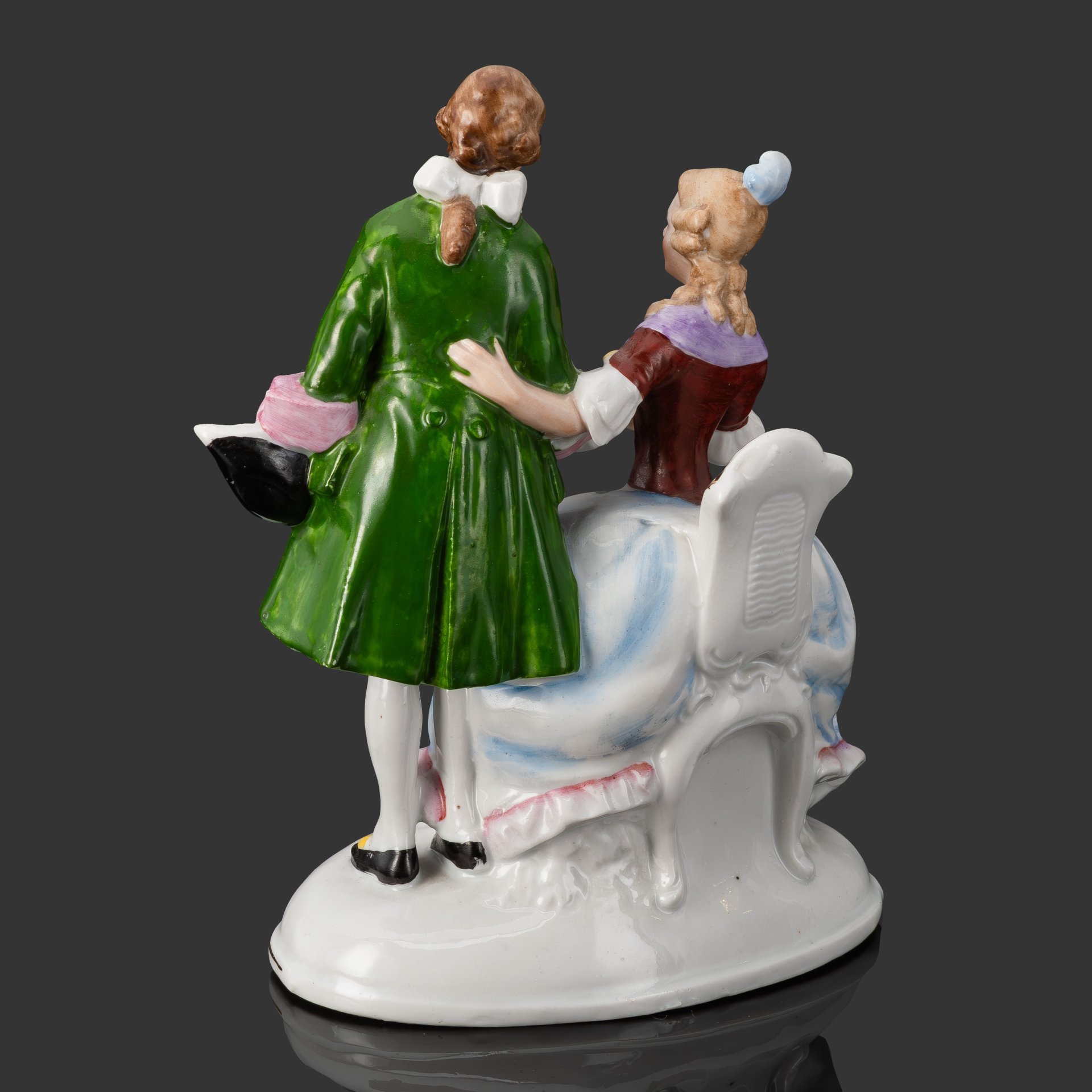 Статуэтка "Галантная сцена" с изображением дамы и кавалера, фарфор, роспись, золочение, Германия, 1950-1970 гг.
