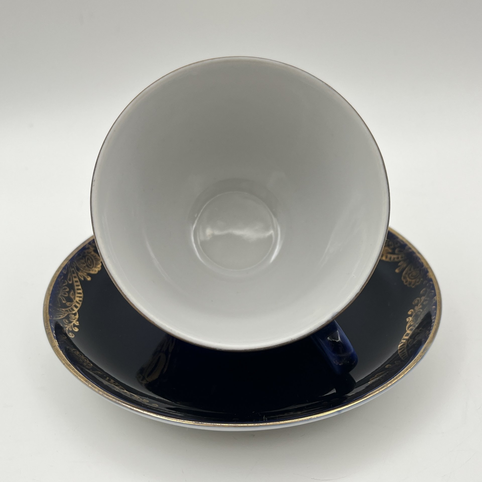 Чайная пара "Золотой фриз", фарфор, крытье кобальтом, золочение, Ленинградский фарфоровый завод (ЛФЗ), СССР, 1960-1970 гг.