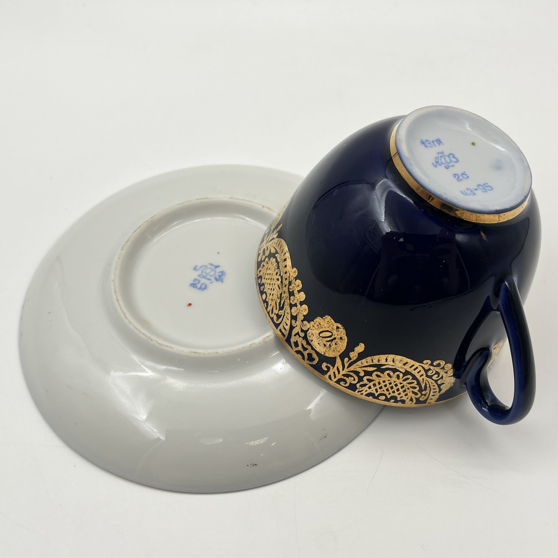 Чайная пара "Золотой фриз", фарфор, крытье кобальтом, золочение, Ленинградский фарфоровый завод (ЛФЗ), СССР, 1960-1970 гг.