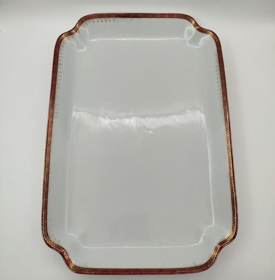 Поднос прямоугольной формы с красно-золотой орнаментальной каймой, фабрика "Zeh, Scherzer & Co", фарфор, обводка, золочение, Германия, 1880-1918 гг.