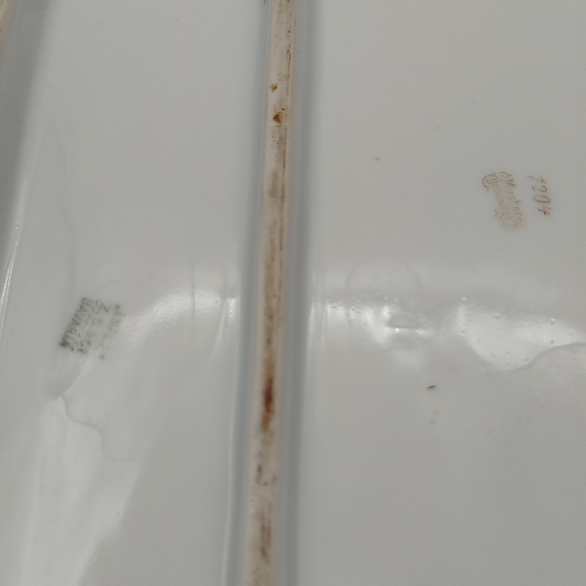 Поднос прямоугольной формы с красно-золотой орнаментальной каймой, фабрика "Zeh, Scherzer & Co", фарфор, обводка, золочение, Германия, 1880-1918 гг.