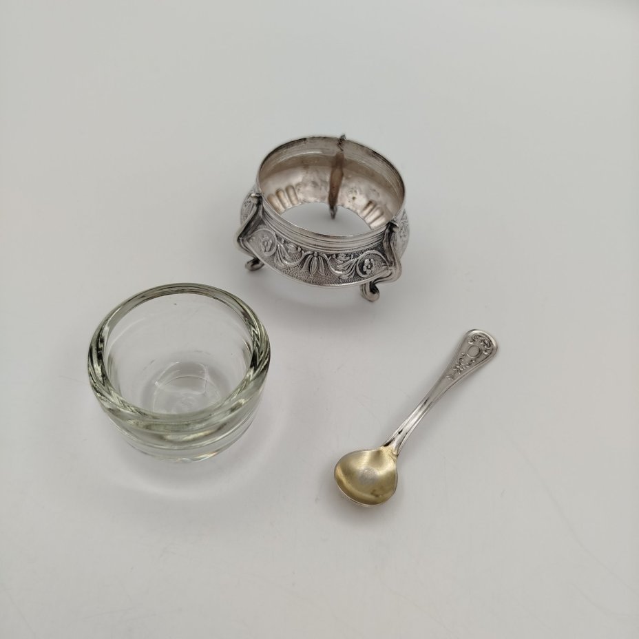 Солонка с ложкой, мНЦ (медь-никель-цинк), стекло (вставка), Мстерский завод художественных изделий «Ювелир», СССР, 1965-1990 гг., Мстерский завод художественных изделий «Ювелир»