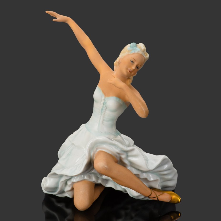 Статуэтка "Танцовщица", фарфор, роспись, золочение, Unterweissbach Werkstätten (Унтервайсбах), Unterweissbach Werkstätten (Унтервайсбах)