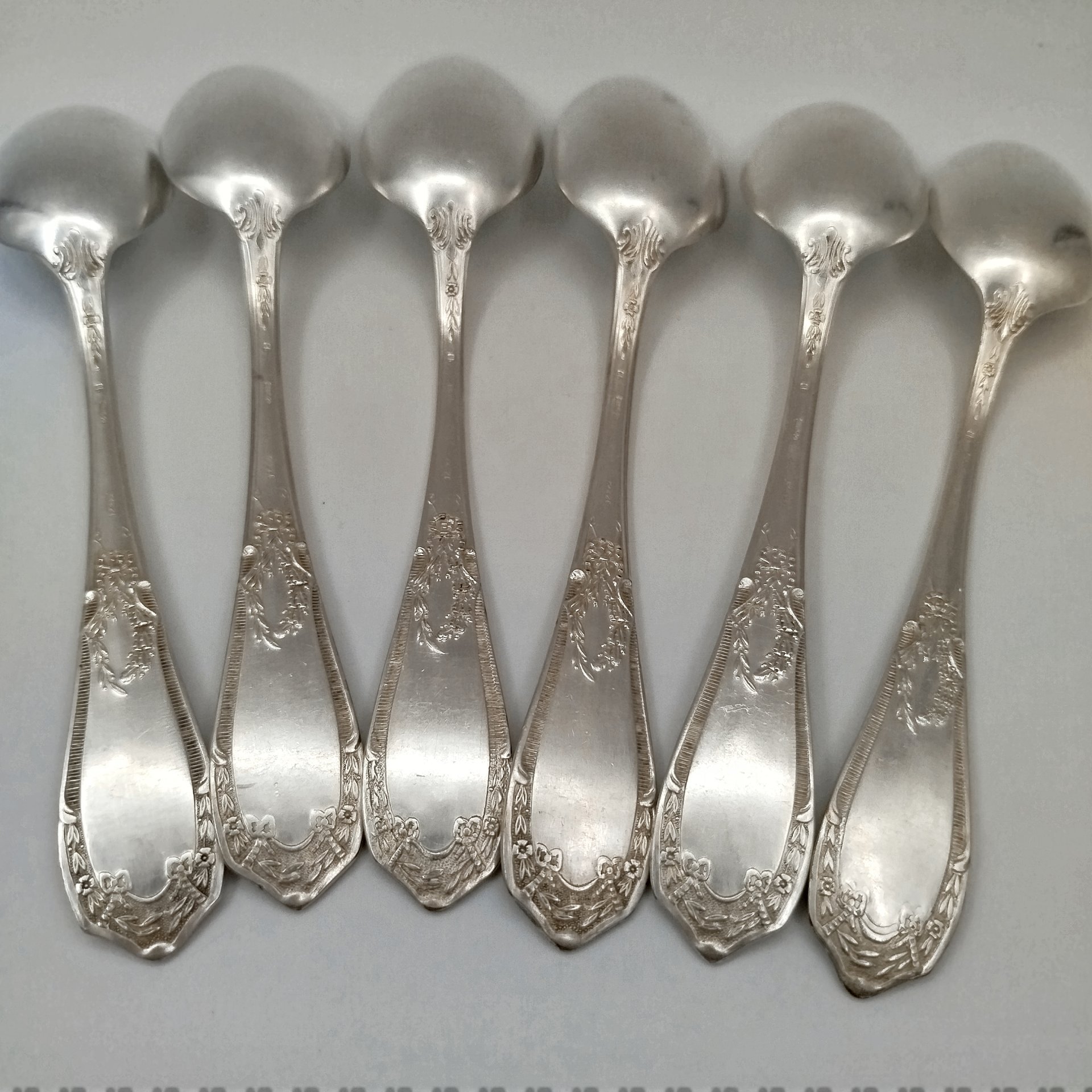 Набор из 6-ти столовых ложек с растительным декором