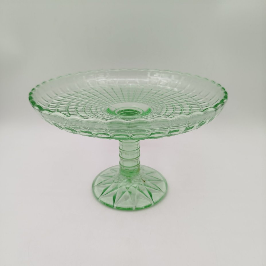 Конфетница фигурная на ножке, цветное стекло, пресс, СССР, 1970-1980 гг.