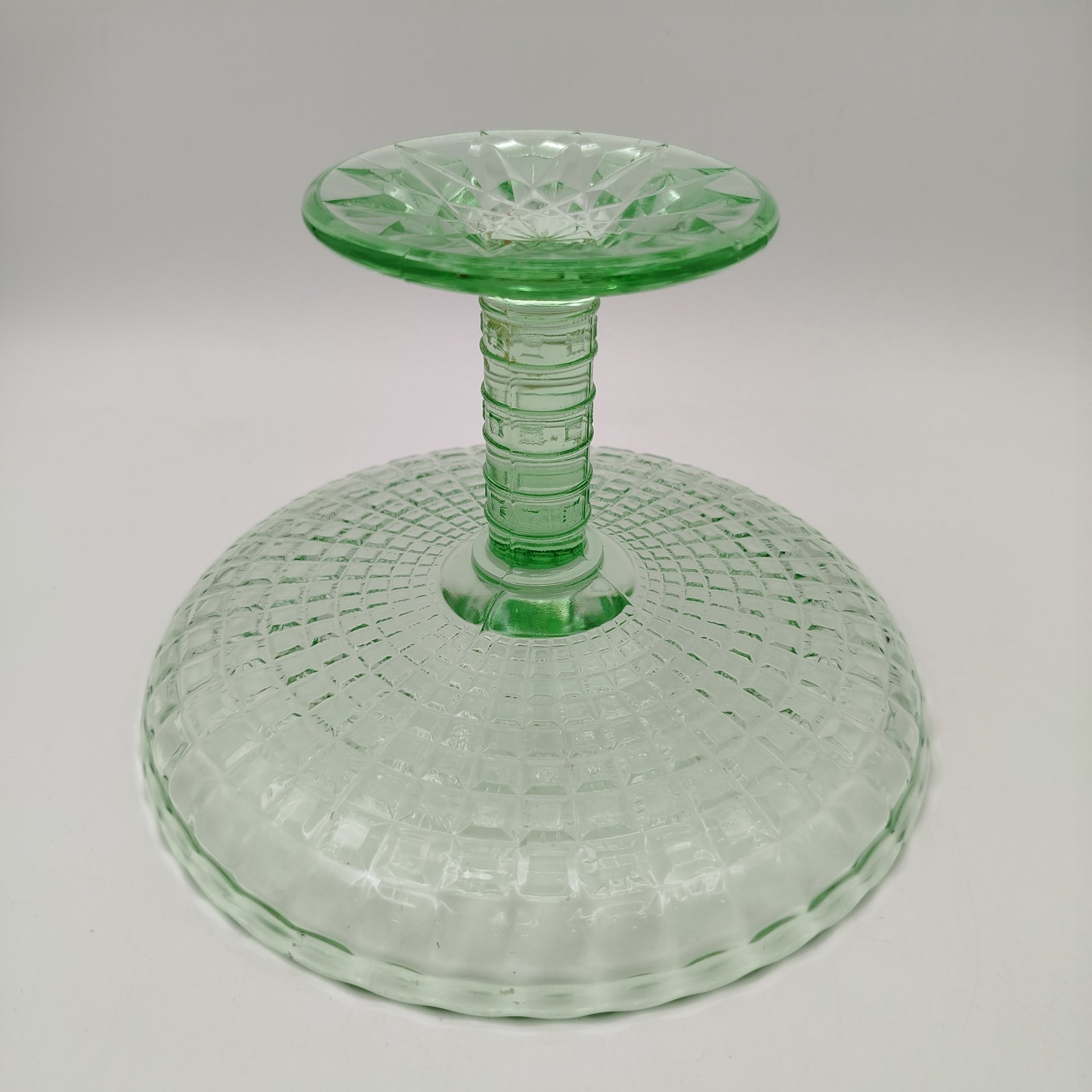 Конфетница фигурная на ножке, цветное стекло, пресс, СССР, 1970-1980 гг.