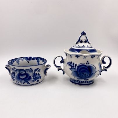 Набор из сахарницы и креманки (конфетницы), фарфор, роспись, Объединение «Гжель», Российская Федерация, 1991-2010 гг.
