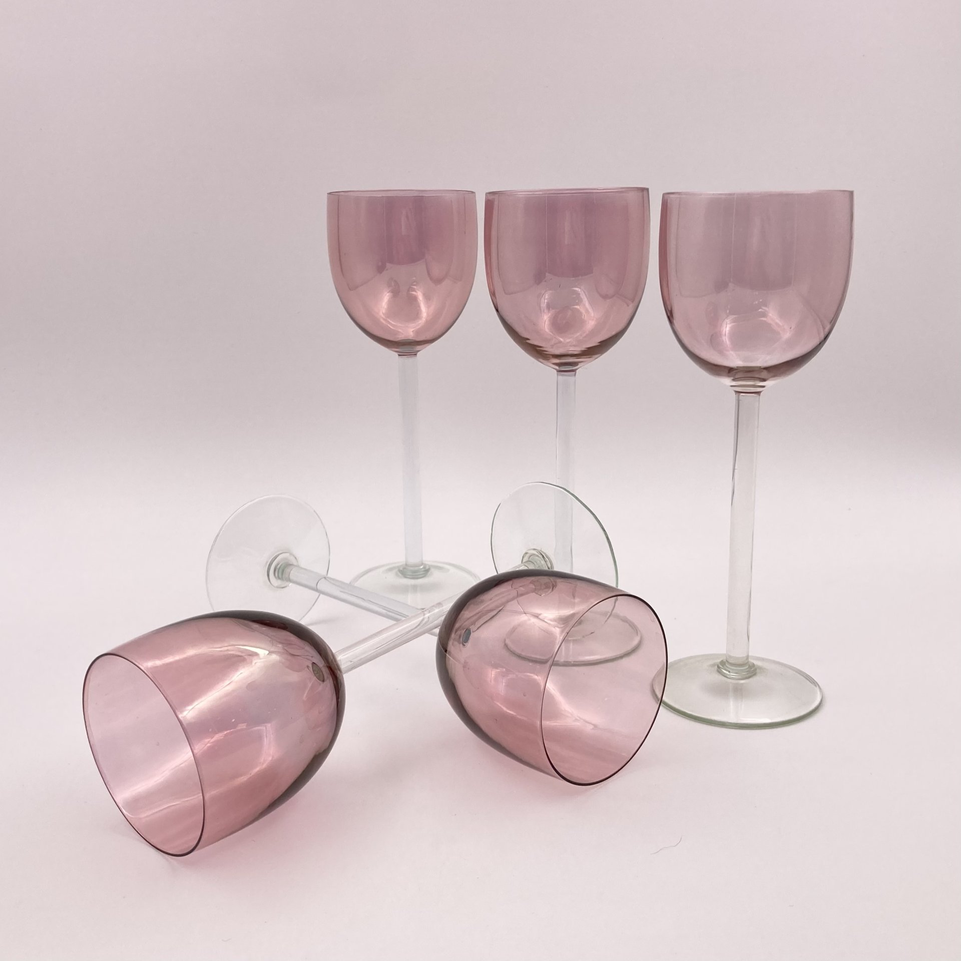Набор бокалов для десертных вин розового оттенка на 5 персон, стекло, Калининский стекольный завод «Тверис», СССР, 1970-1990 гг.