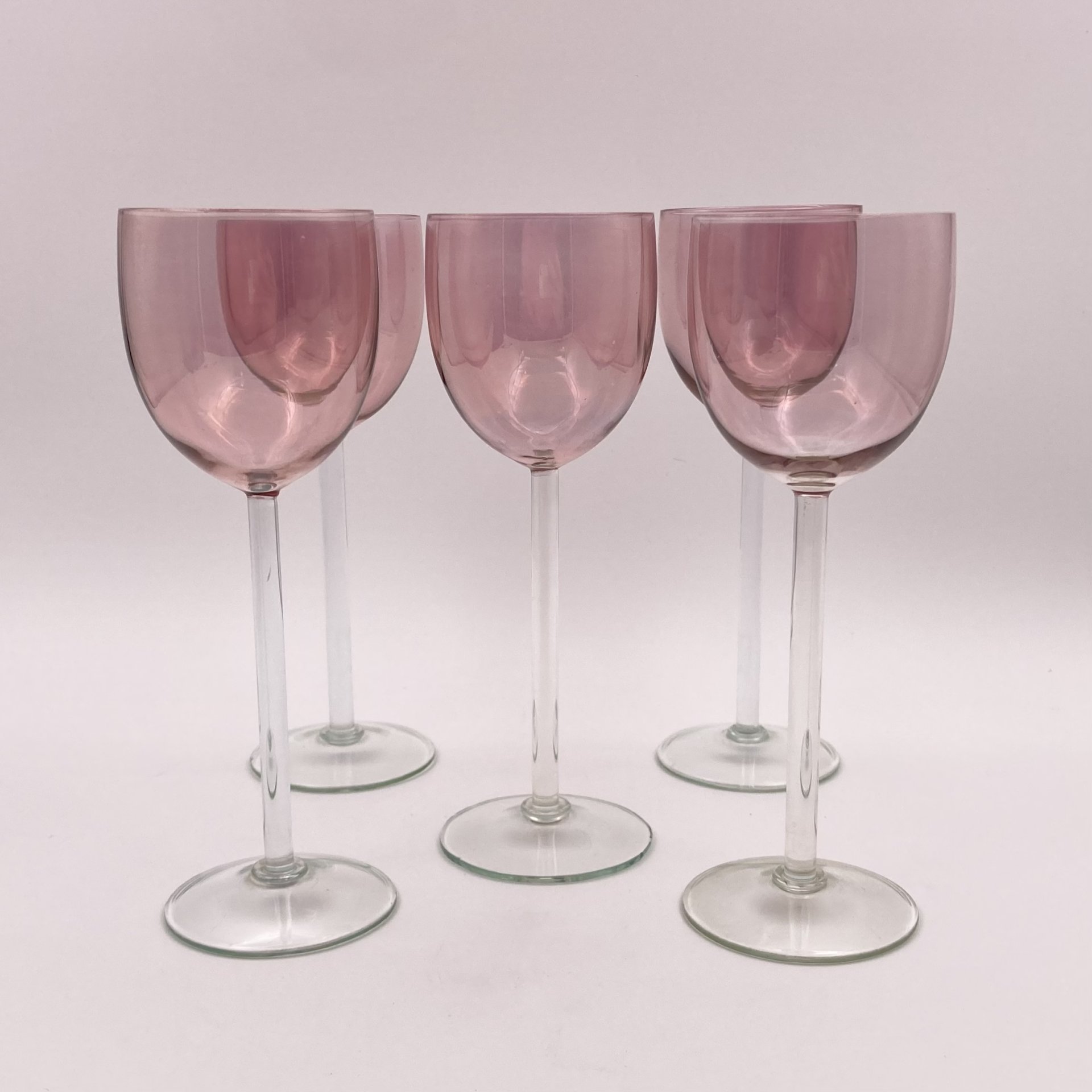 Набор бокалов для десертных вин розового оттенка на 5 персон, стекло, Калининский стекольный завод «Тверис», СССР, 1970-1990 гг.