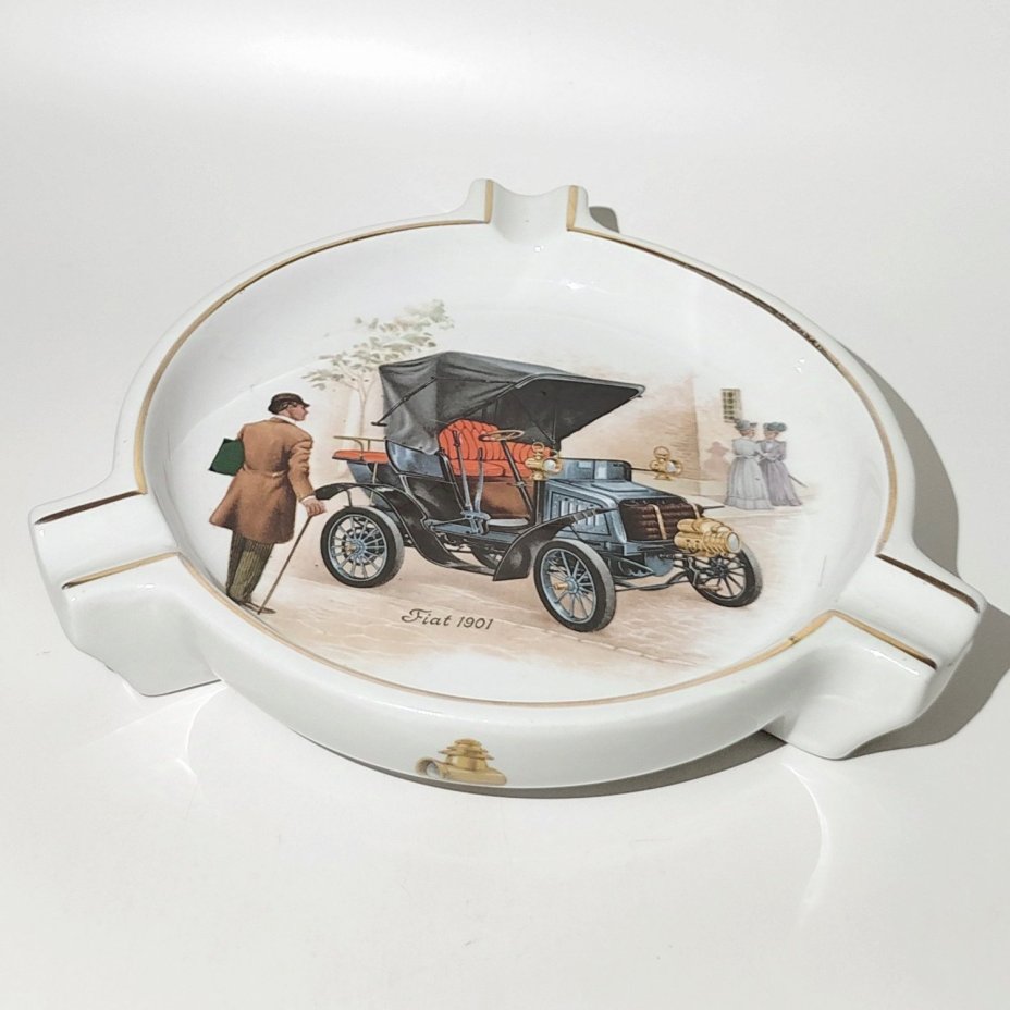 Пепельница с изображением автомобиля  Fiat 1901, Porcelaine de Bruxelles, фарфор, деколь, золочение, Бельгия, 1960-1980 гг.