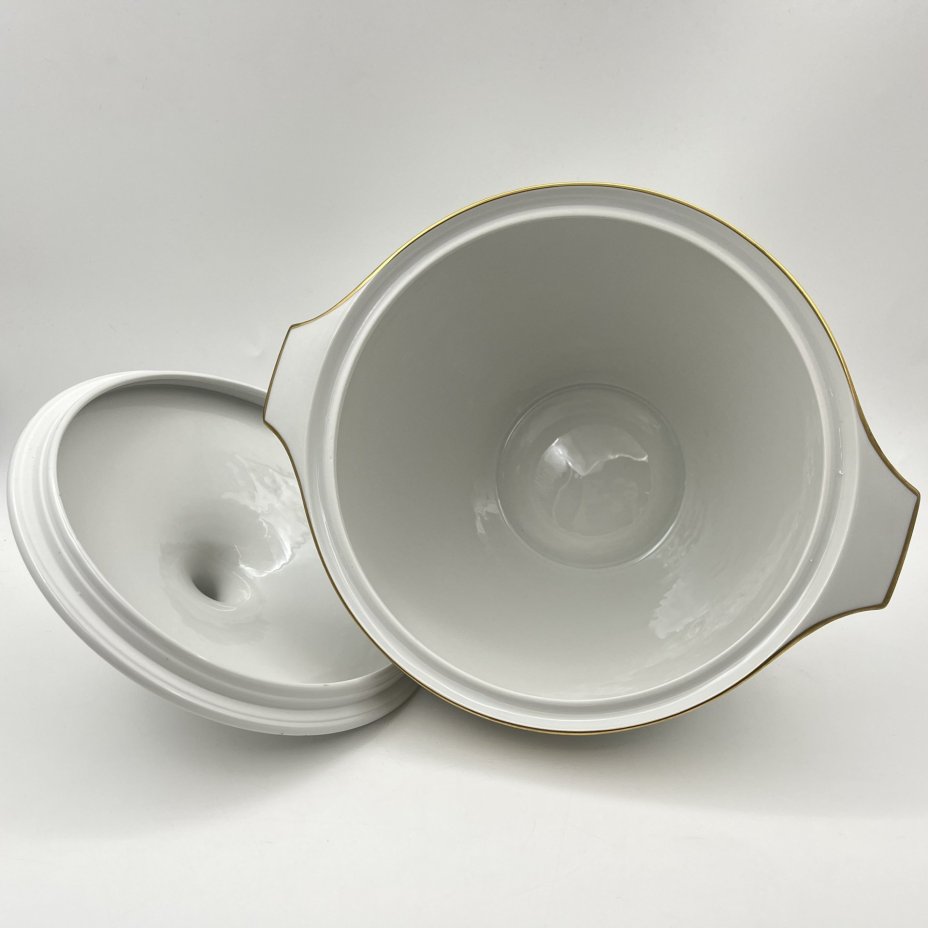 Супница с цветочным декором золотистого цвета, фарфор, деколь, золочение, Graf Von Henneberg Porzellan, 1777 Jlmenau, ГДР, 1973-1977 гг.