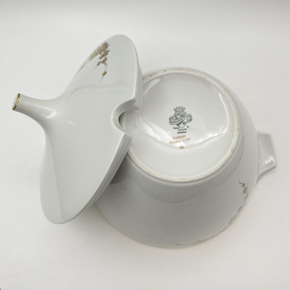 Супница с цветочным декором золотистого цвета, фарфор, деколь, золочение, Graf Von Henneberg Porzellan, 1777 Jlmenau, ГДР, 1973-1977 гг.