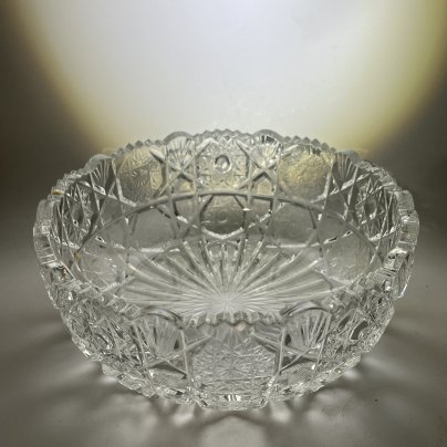Салатник круглой формы с резным геометрическим декором, хрусталь, пресс, СССР, 1970-1990 гг.