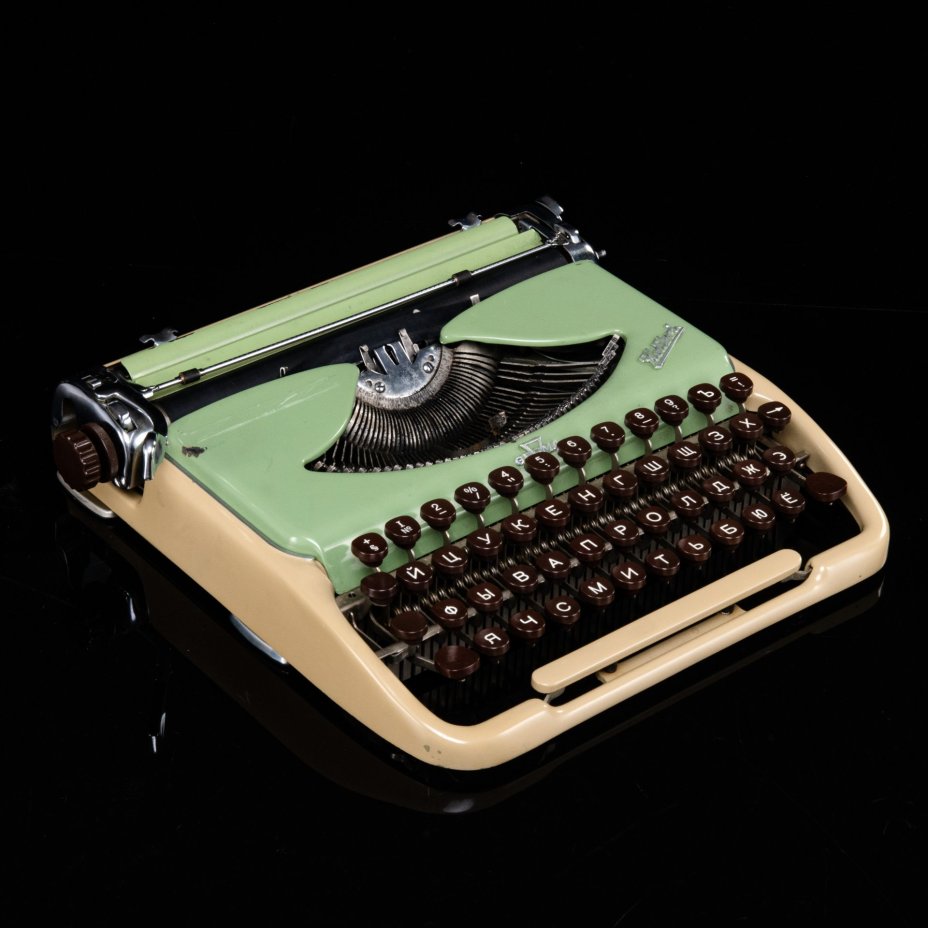Машинка печатная "Groma Kolibri" в оригинальном кофре, VEB Mechanik Groma Markersdorf