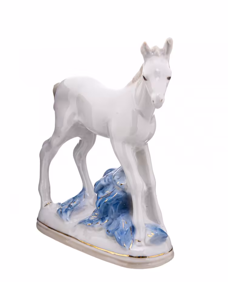 Статуэтка "Жеребенок", фарфор,  скульптор Л. П. Азарова , СССР, 1950-1960 гг., Турыгинский фарфоровый завод артели «Художественная керамика» (Гжель)