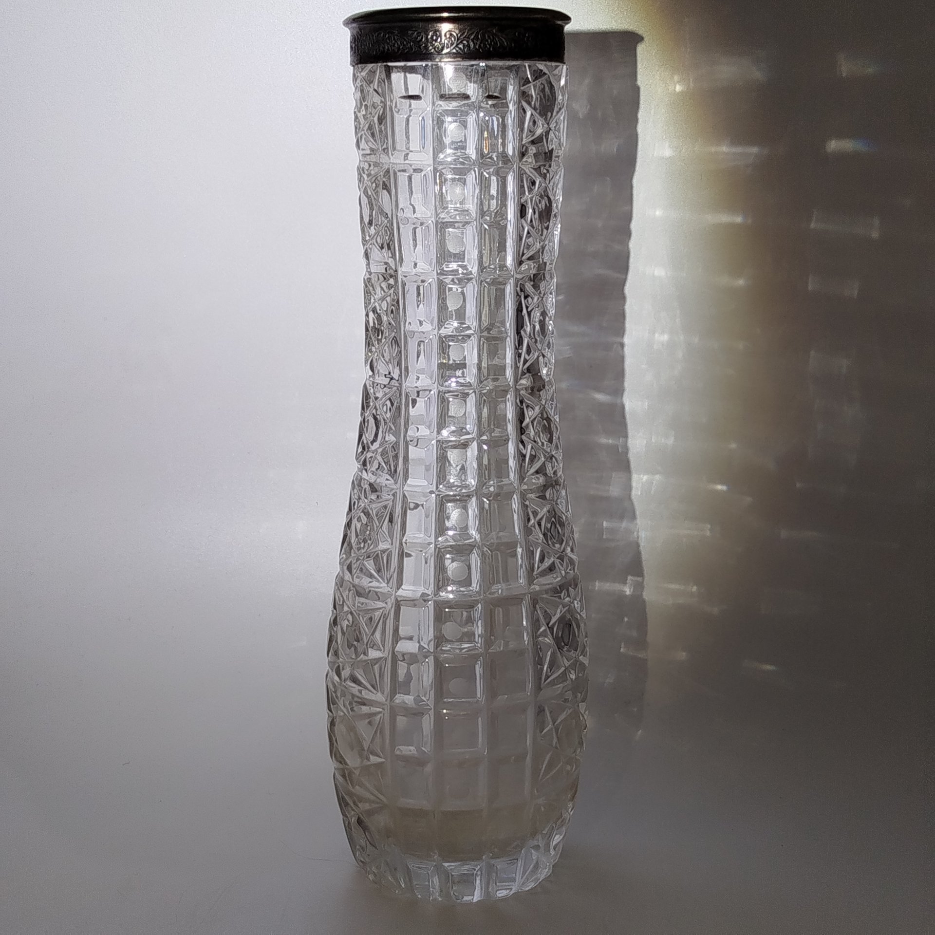 Ваза вытянутой формы с металлической оплеткой, стекло, алмазная грань, металл, СССР, 1970-1980 гг.