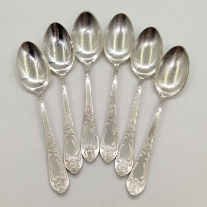 Комплект из 6-ти чайных ложек, украшенных растительным декором, мНЦ (медь-никель-цинк), Вольнянский завод столовых приборов им. Шевченко (ЗiШ, ЗиШ), СССР, 1970-1990 гг.