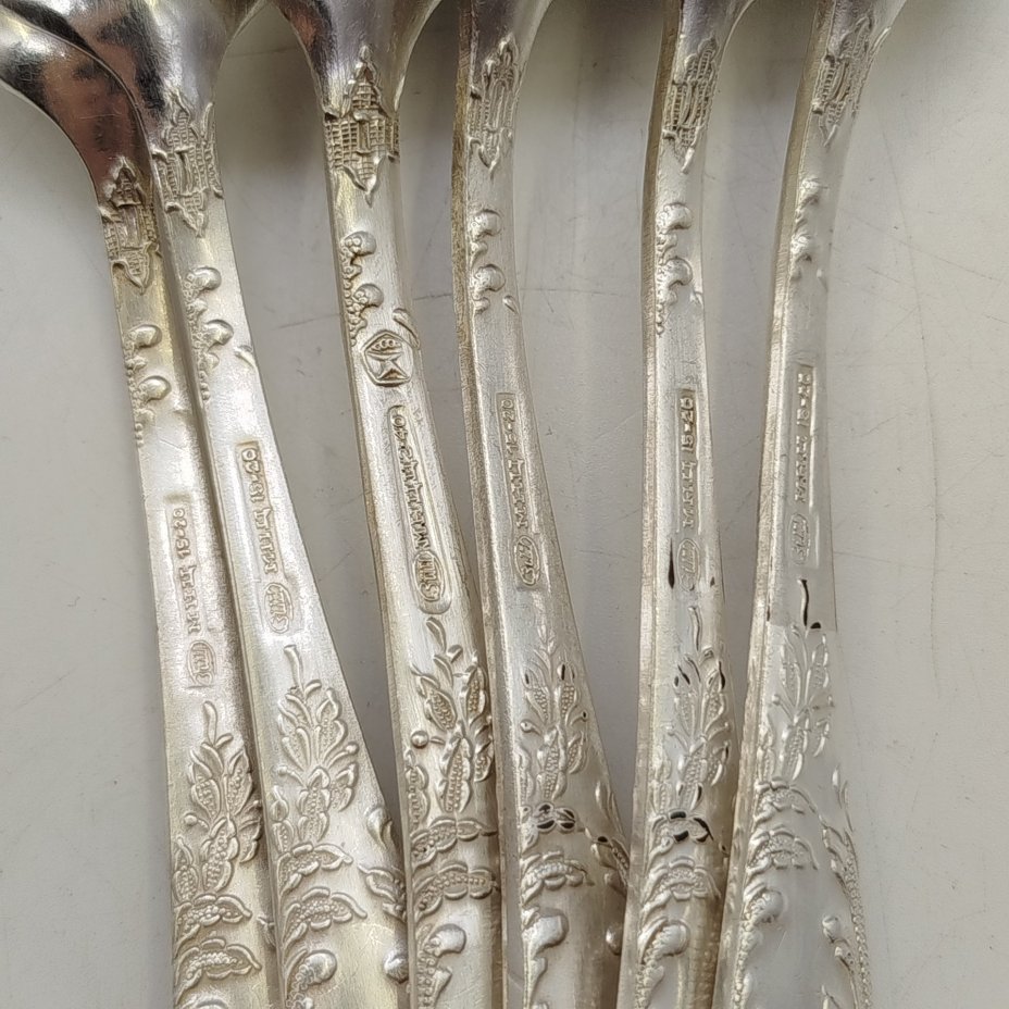 Комплект из 6-ти чайных ложек, украшенных растительным декором, мНЦ (медь-никель-цинк), Вольнянский завод столовых приборов им. Шевченко (ЗiШ, ЗиШ), СССР, 1970-1990 гг.