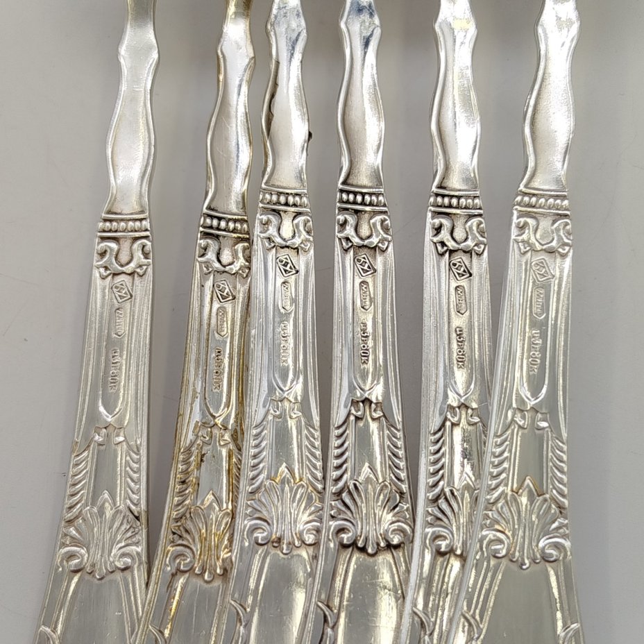 Набор из 6-ти десертных вилок, украшенных растительным декором