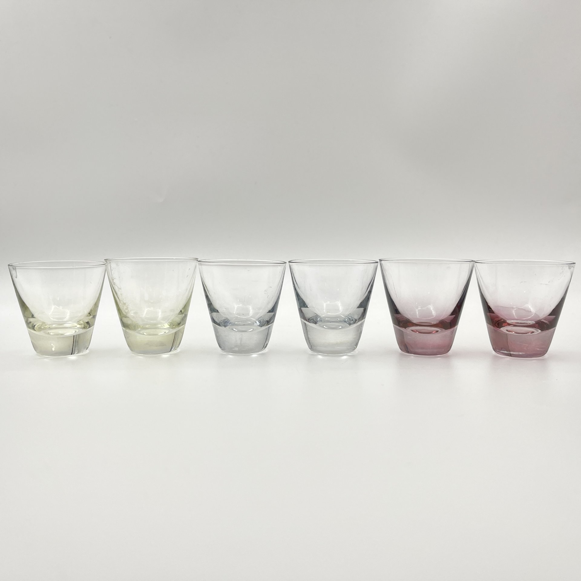 Набор разноцветных стопок конусообразной формы на 6 персон, цветное стекло, СССР, 1960-1980 гг.