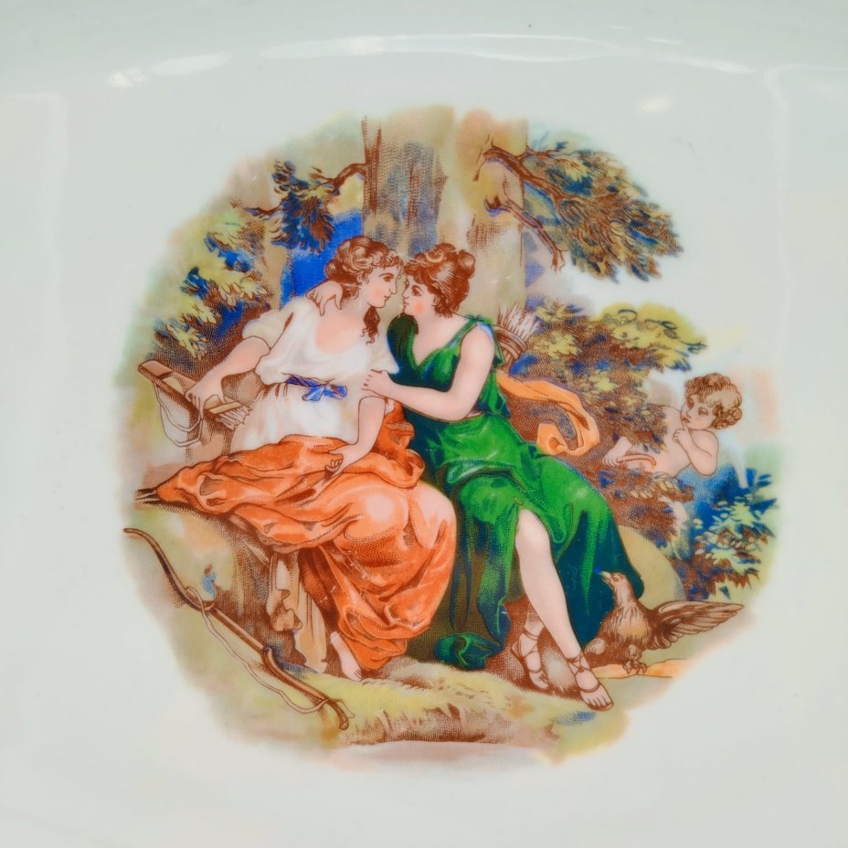 Блюдо "Мадонна", фарфор, деколь, люстр, золочение, Kahla, ГДР, 1967-1987 гг.