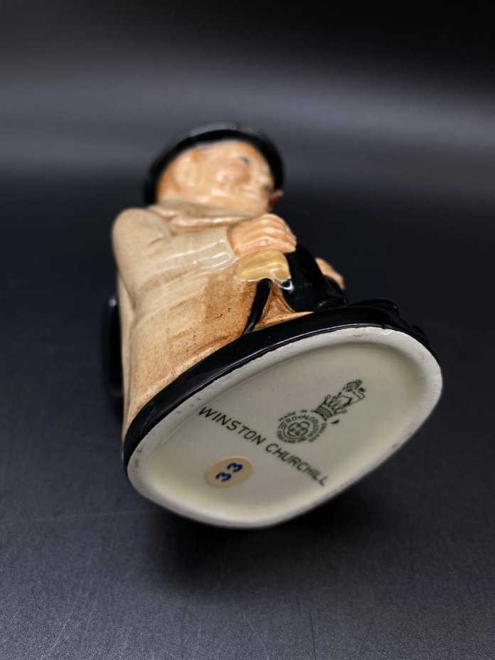 Кувшин миниатюрный (молочник) Уинстон Черчилль (Winston Churchill), Royal Doulton