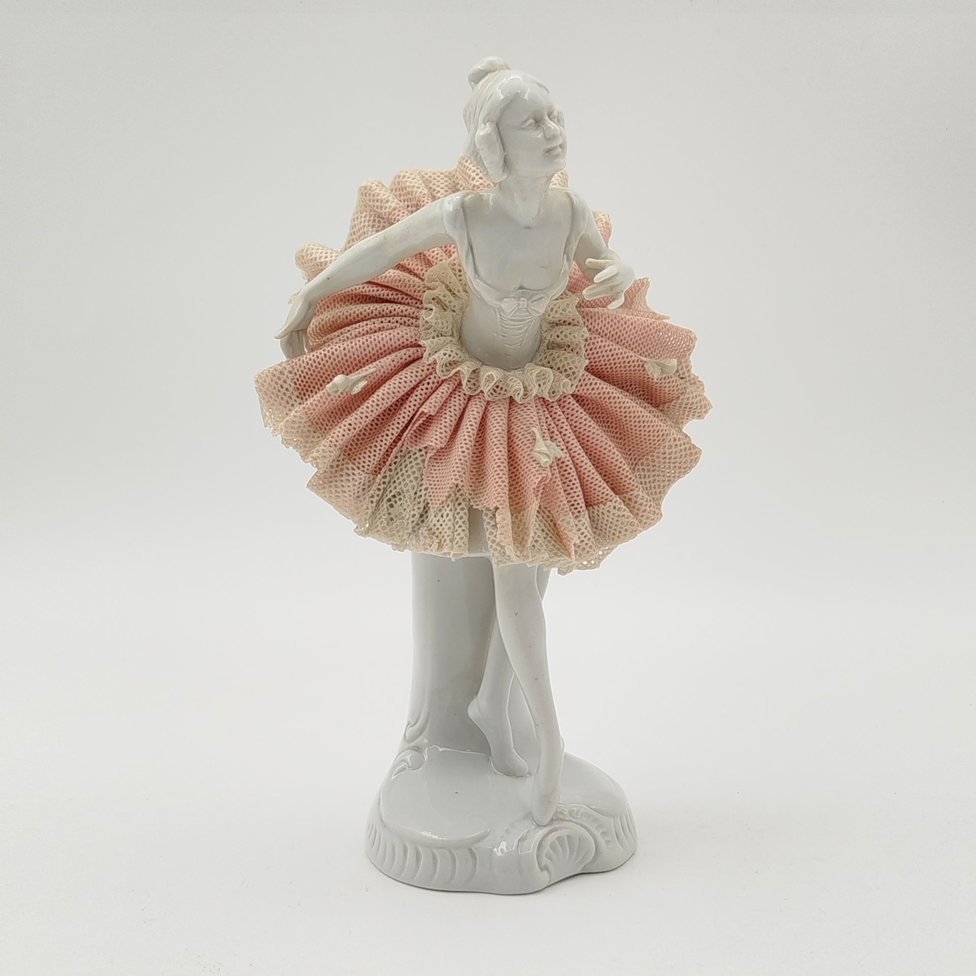 Статуэтка "Балерина", фарфор, кружевной фарфор, Unterweissbach Werkstätten (Унтервайсбах), Германия, 1958-1976 гг.