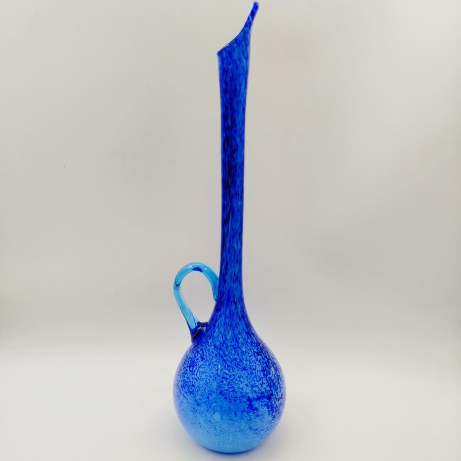 Кувшин с вытянутым горлышком, синего оттенка, цветное стекло, гутная техника, Западная Европа, 1980-1990 гг.