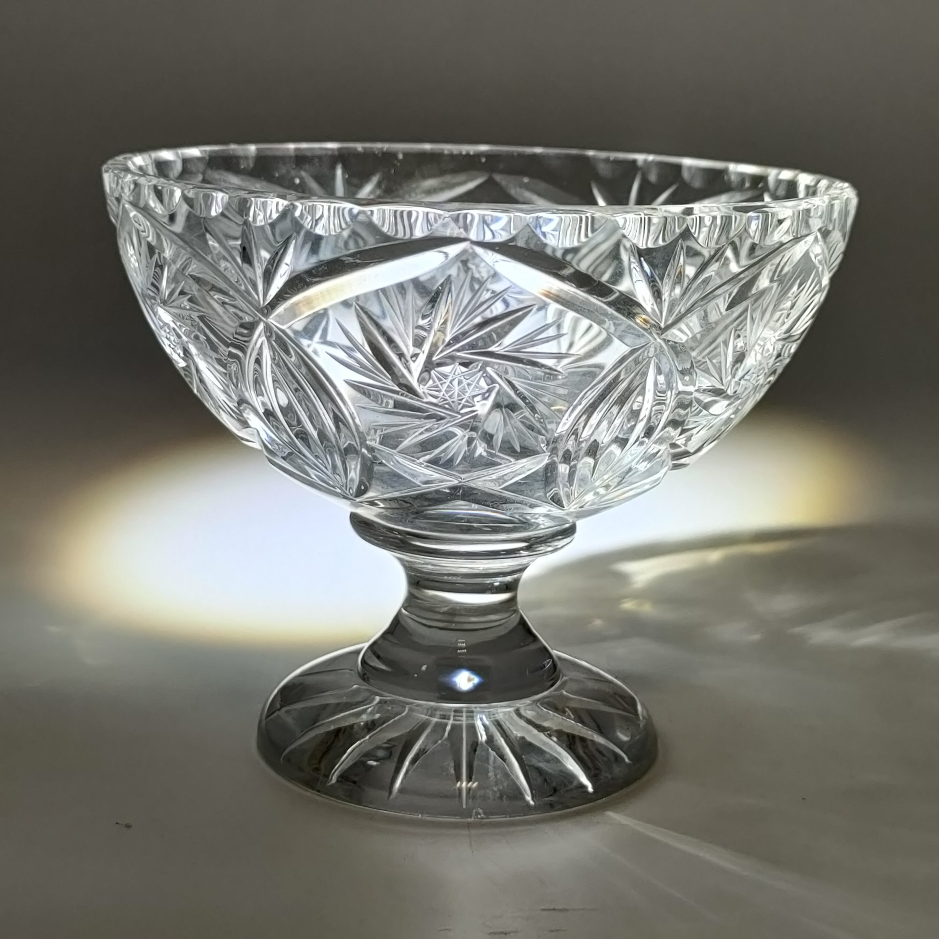 Креманка с резным геометрическим декором