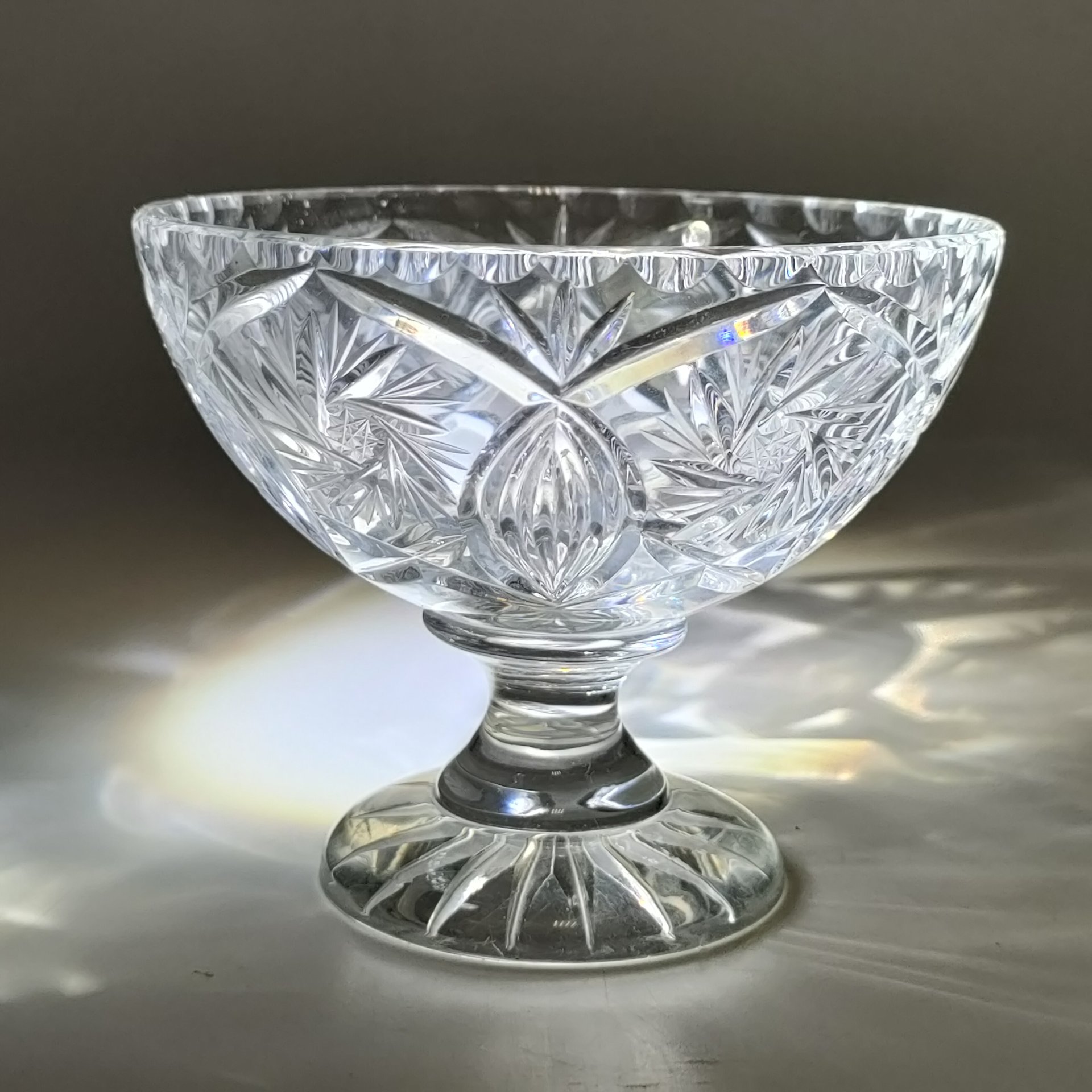 Креманка с резным геометрическим декором