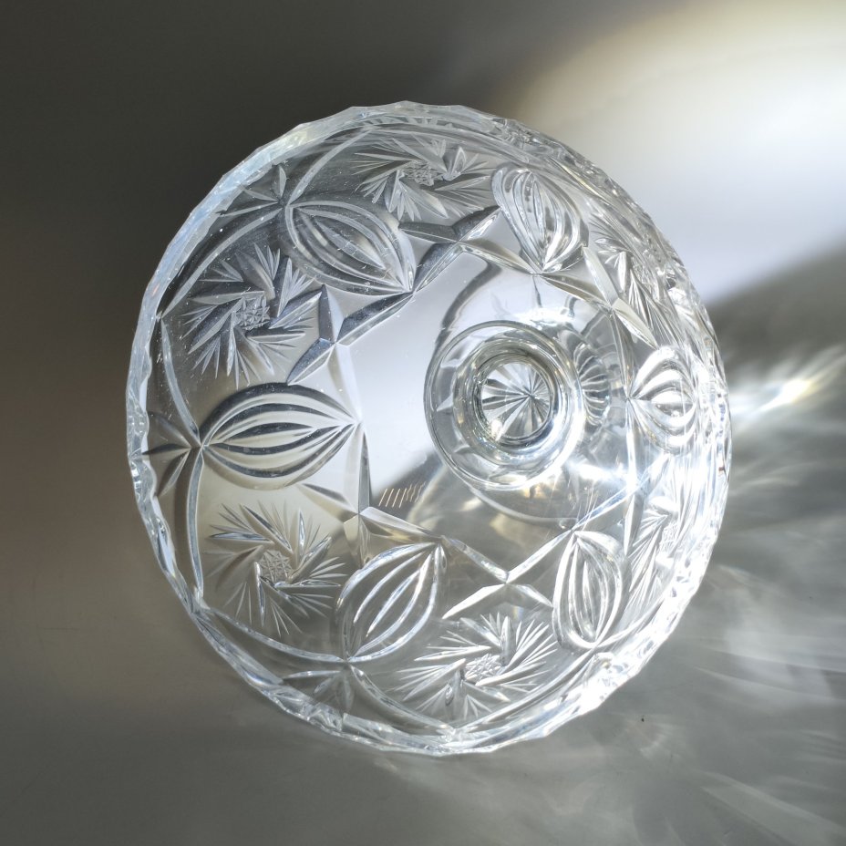 Креманка с резным геометрическим декором