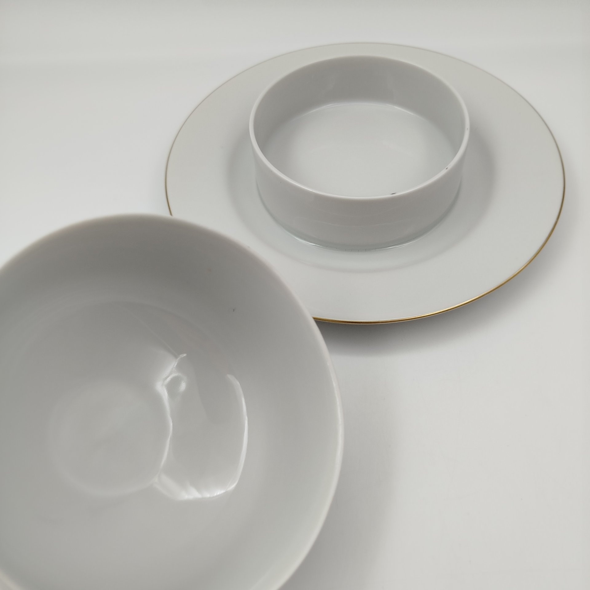 Масленка с цветочным декором, фарфор, деколь, золочение, Graf Von Henneberg Porzellan, 1777 Jlmenau, ГДР, 1977-1990 гг.