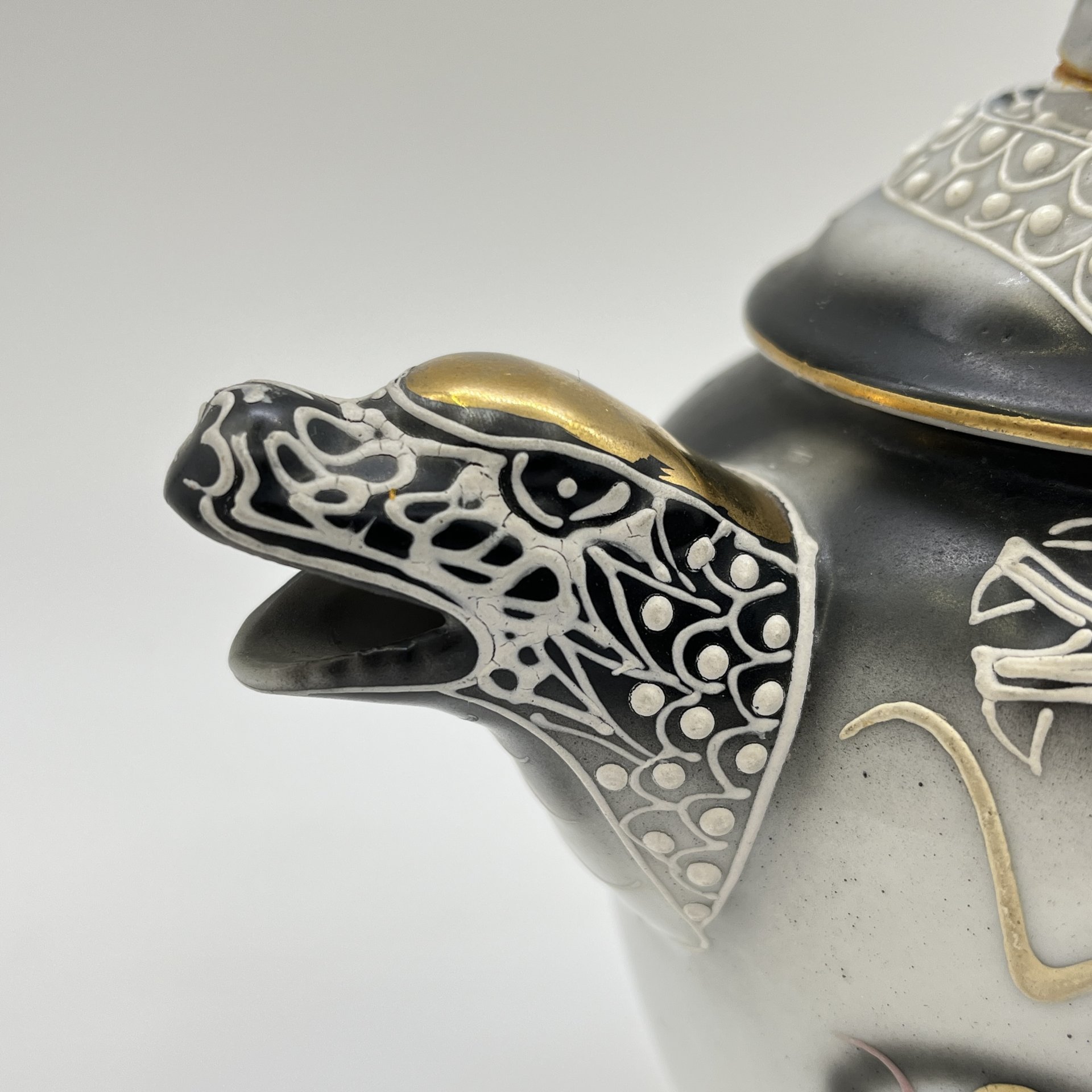 Чайник заварочный, декорированный изображением драконов, Lux Porcelain FAHD M.K.