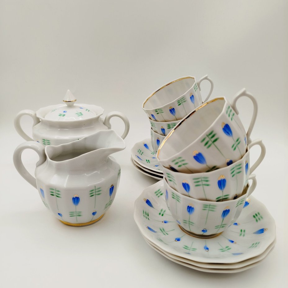 Сервиз чайный с цветочным декором на 6 персон (14 предметов), форма "Ампир", фарфор, роспись, золочение, Дмитровский фарфоровый завод (ДФЗ Вербилки), СССР, 1965-1991 гг.