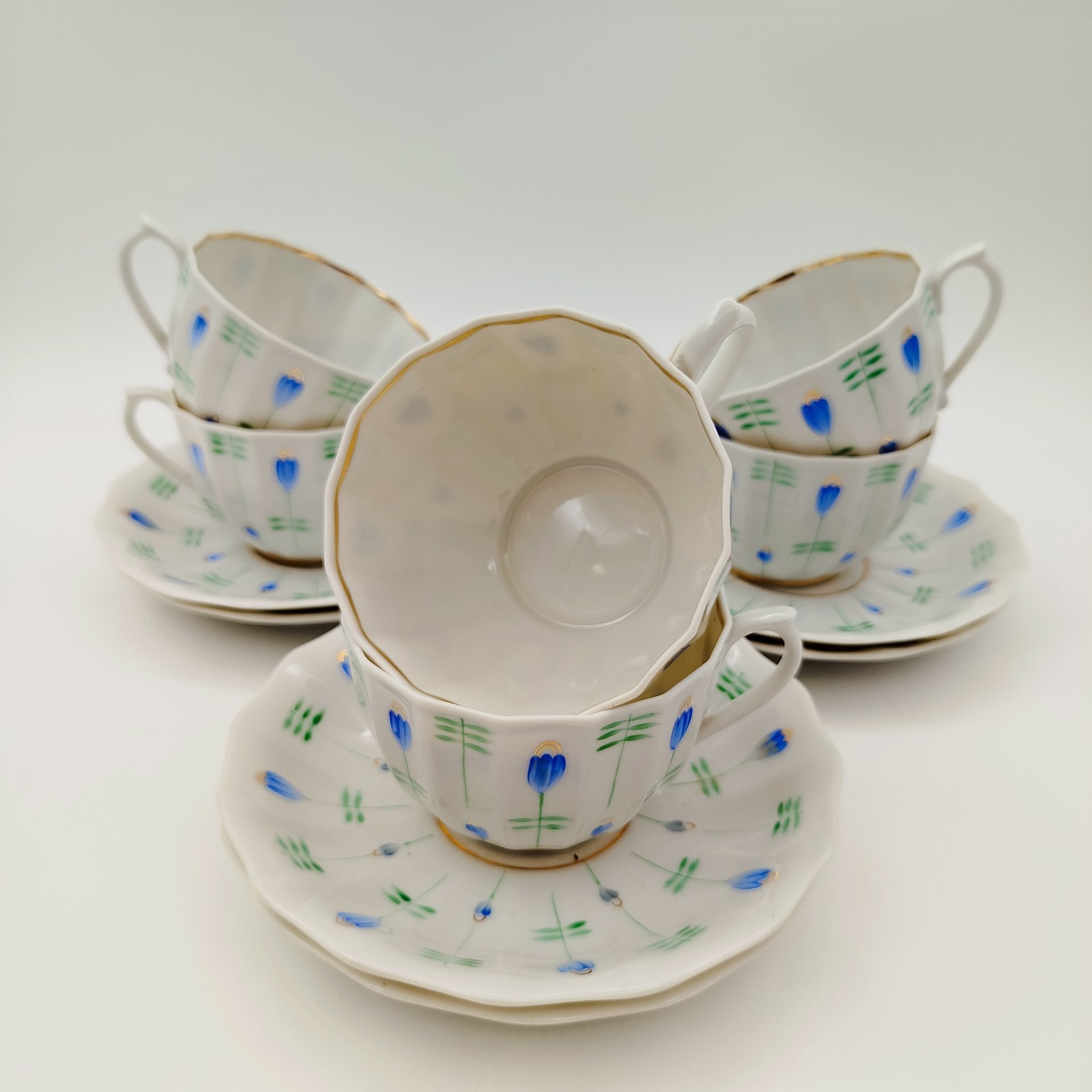 Сервиз чайный с цветочным декором на 6 персон (14 предметов), форма "Ампир", фарфор, роспись, золочение, Дмитровский фарфоровый завод (ДФЗ Вербилки), СССР, 1965-1991 гг.
